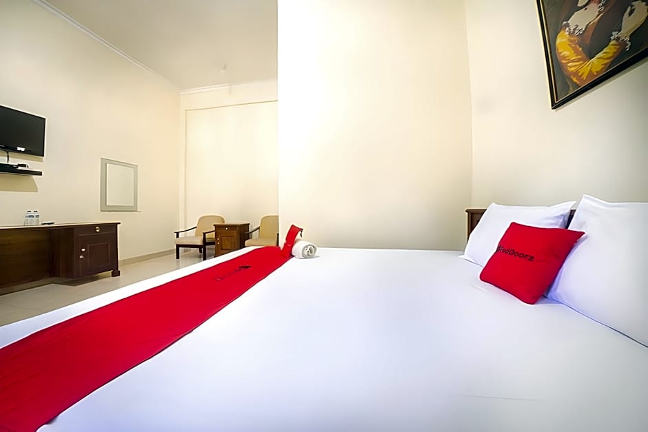 RedDoorz near Nusa Cendana University