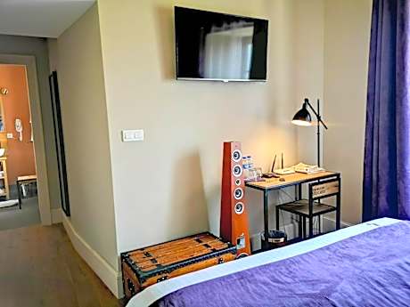 Double or Twin Room with Private Bathroom