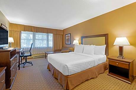 Best Western Plus Emerald Isle Hotel