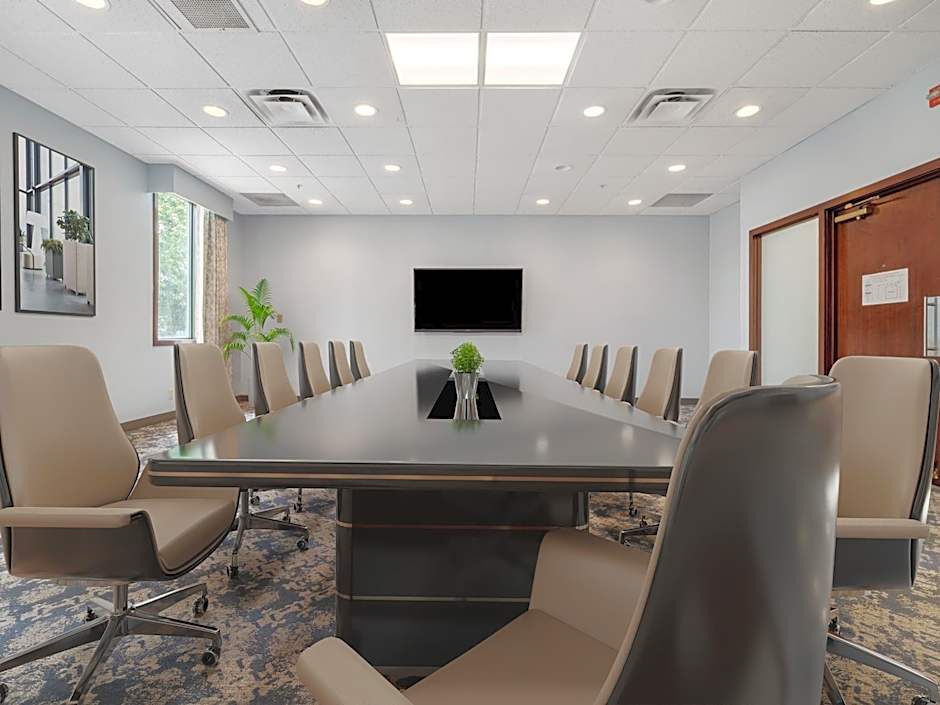 Holiday Inn Conference Centre Edmonton South By IHG