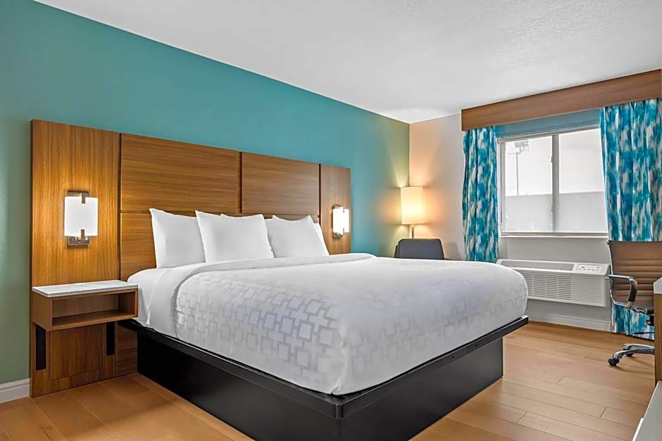Clarion Pointe Springfield Southeast