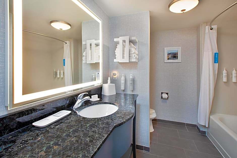 Hampton Inn & Suites St. Cloud