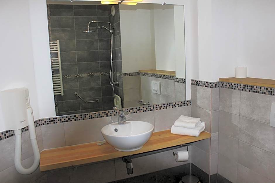 LOGIS Hôtel & Restaurant - Le Manoir de Gavrelle