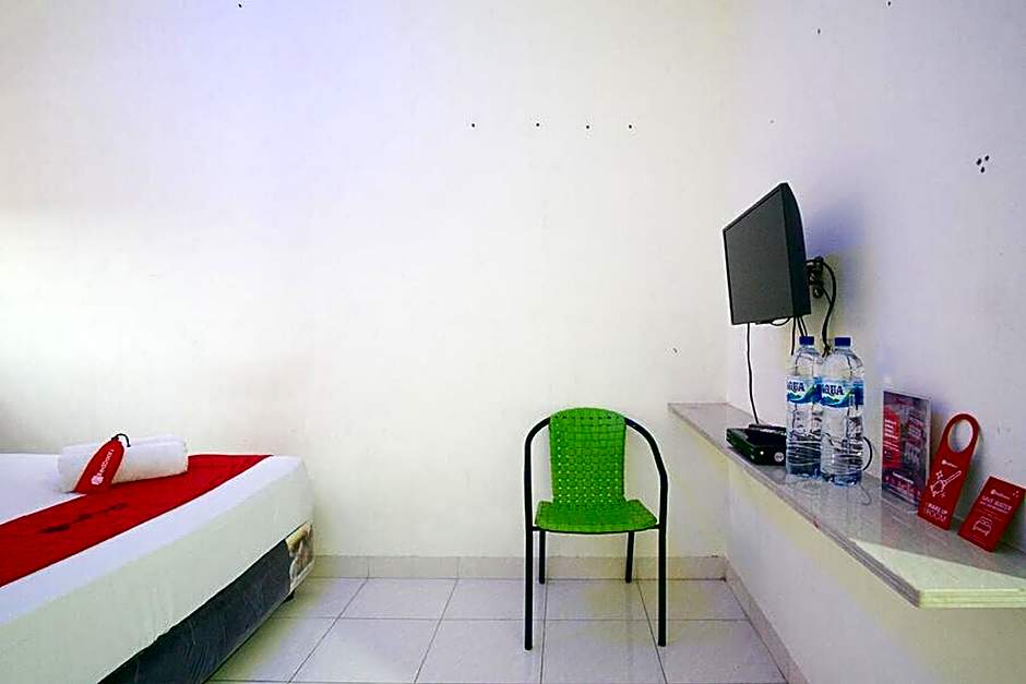 RedDoorz @ Pematangsiantar 2