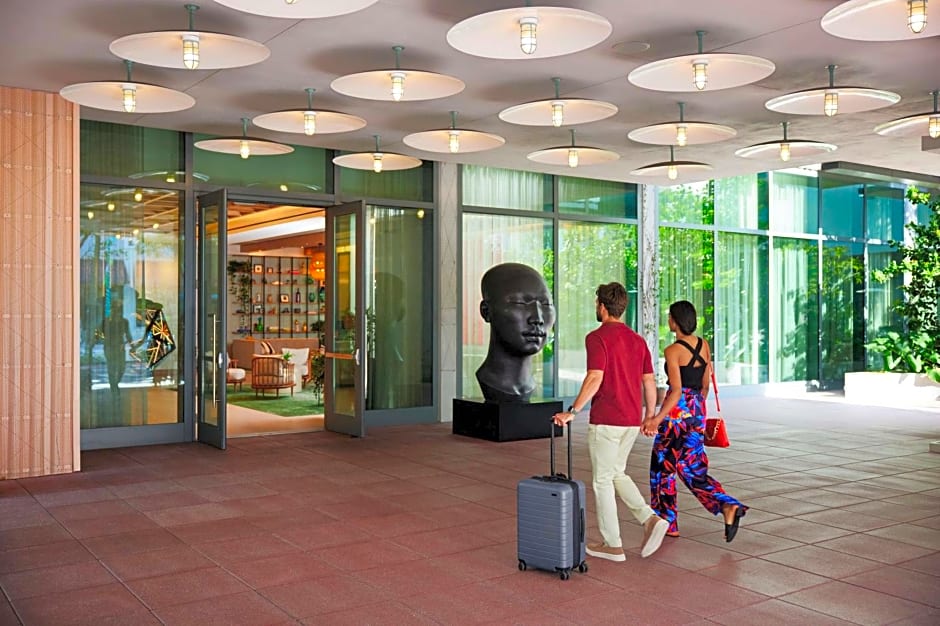 The Ray Hotel Delray Beach, Curio Collection by Hilton