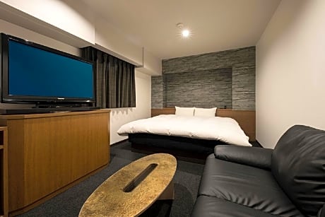 Queen Room - Non-Smoking