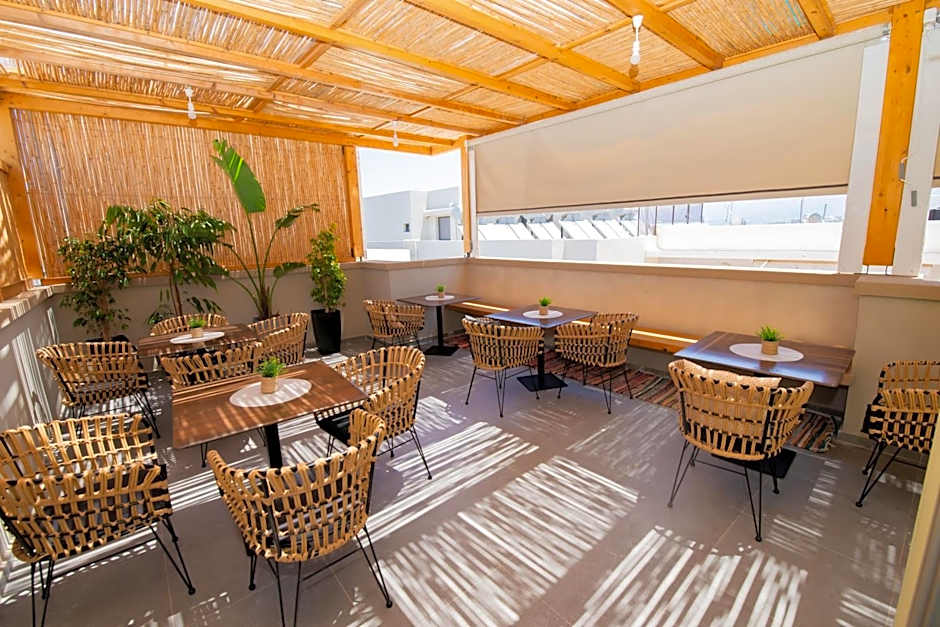 Lunar Hotel Modern Boutique