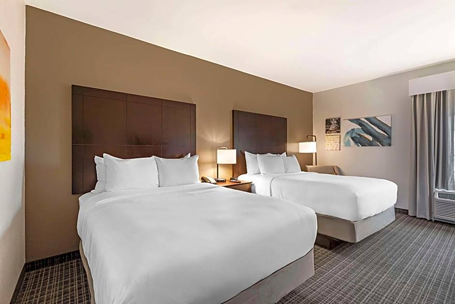 Comfort Inn & Suites Verona at Turning Stone Resort Casino