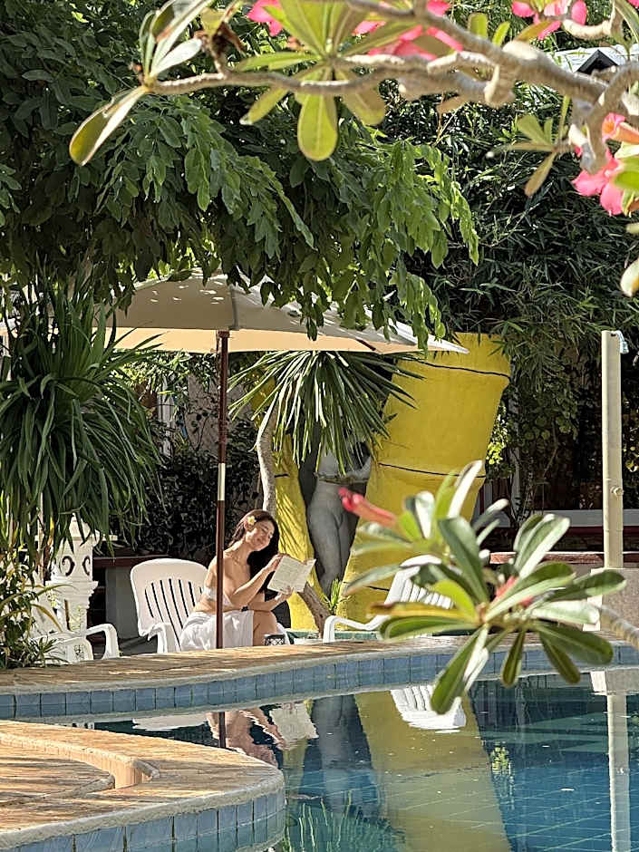 Deep Forest Garden Hotel