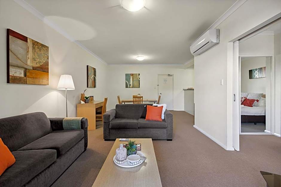2BDR 1BTH 1PRK - Northbridge Magic
