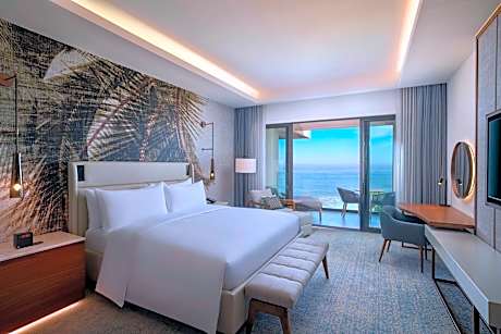 Deluxe King Room with Ocean View