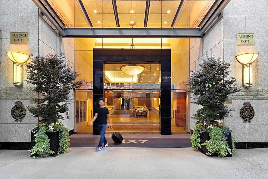 Auberge Vancouver Hotel