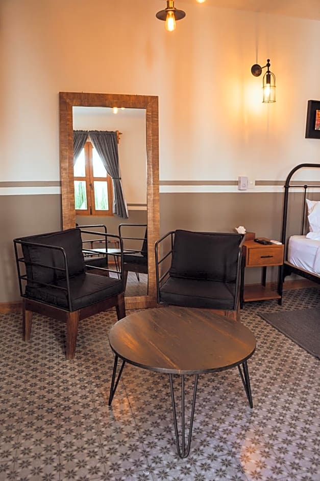 Clandestino Hotel Pila Seca