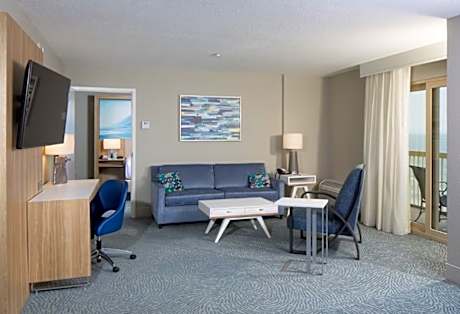 1 Bedroom Suite Mobility Accessible Tub