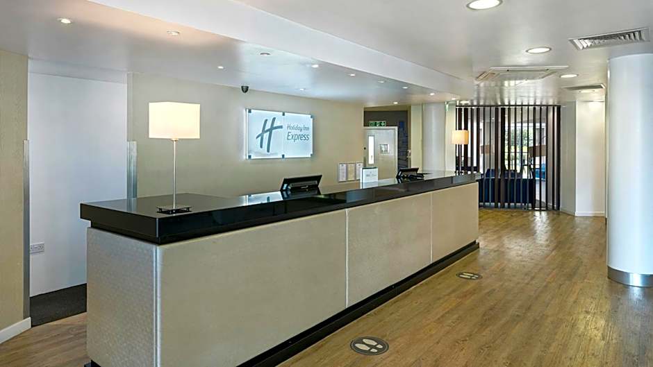 Holiday Inn Express Leigh - Sports Village By IHG