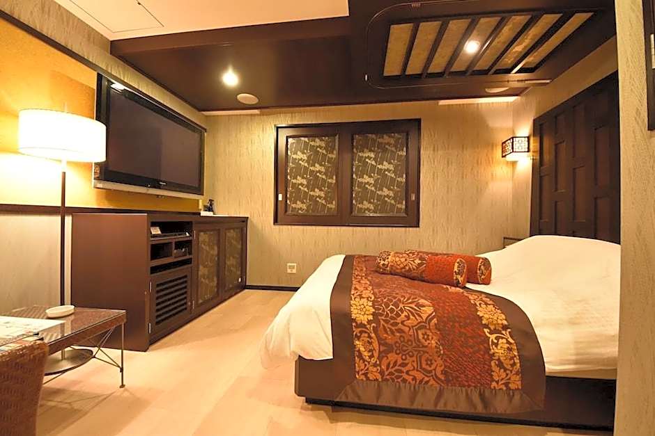 Hotel Woo (Adults Only)