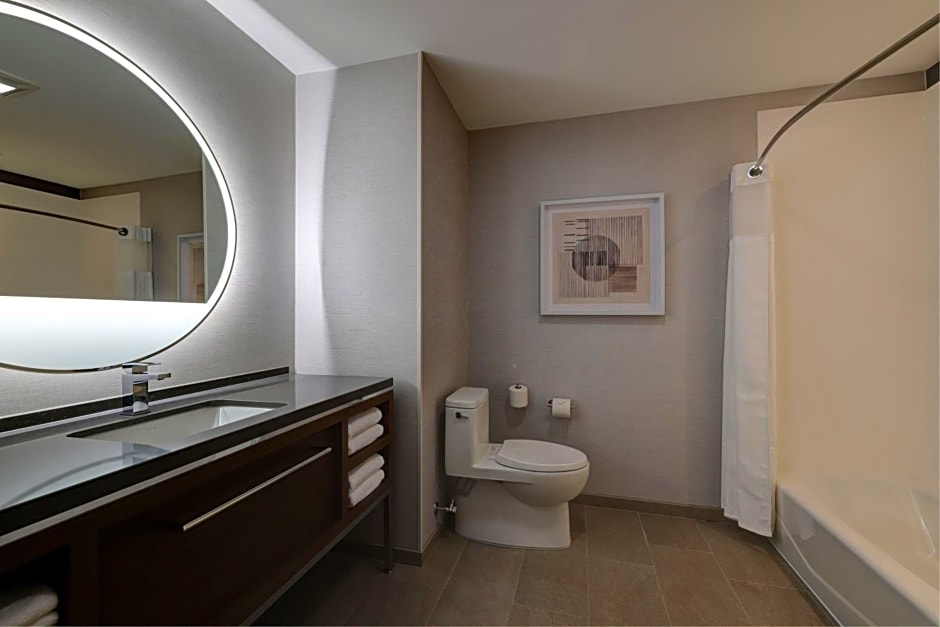 Courtyard by Marriott Iowa City University Heights