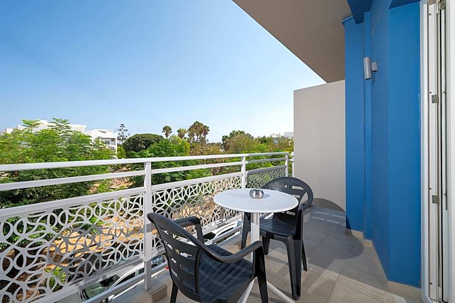 Sonia Hotel & Suites - Adults Only