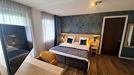 Junior Suite with Balcony