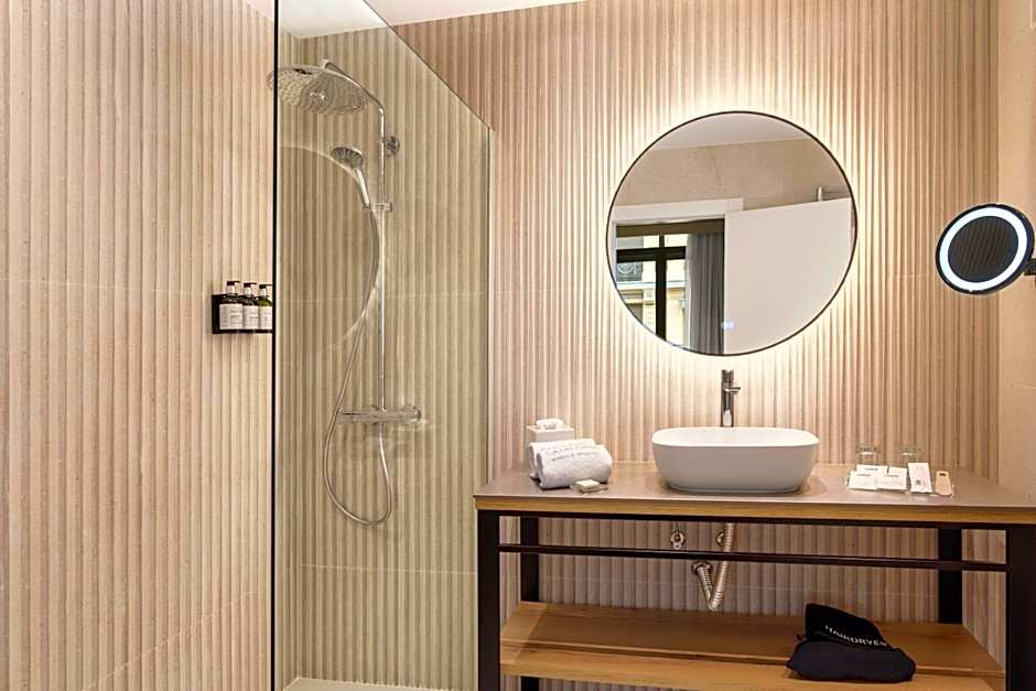 Catalonia Puerta Del Sol