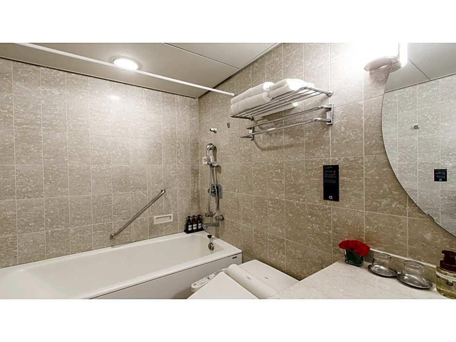 The Qube Hotel Chiba
