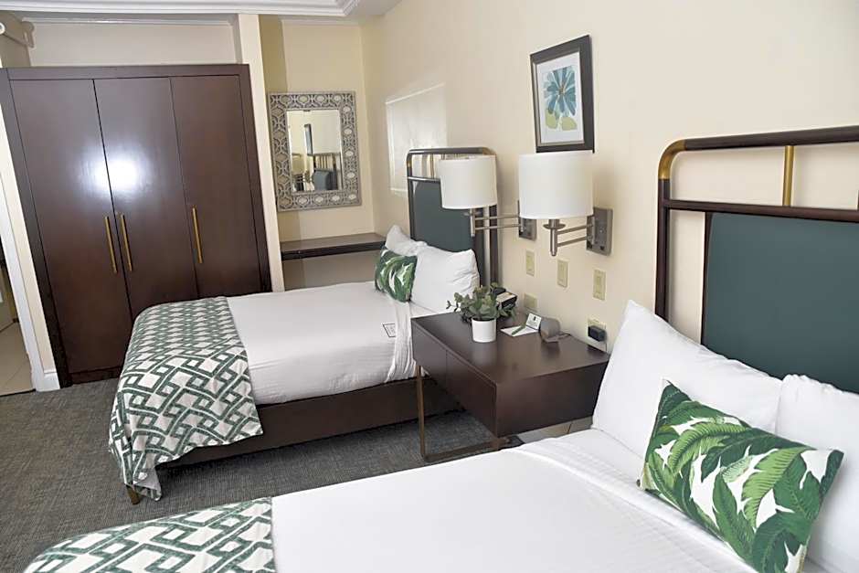 Courtleigh Hotel & Suites