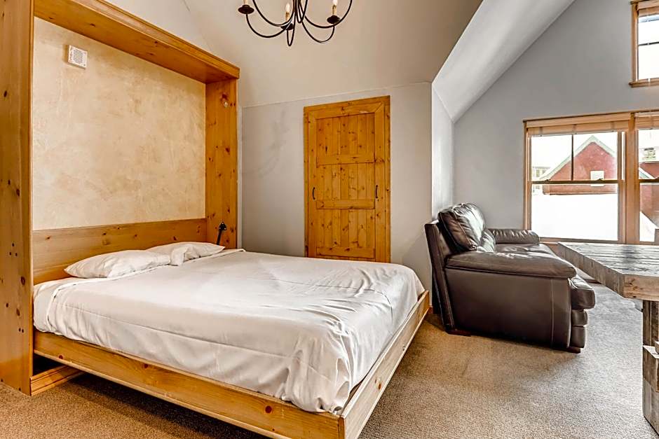 Jackpine & Black Bear Lodge