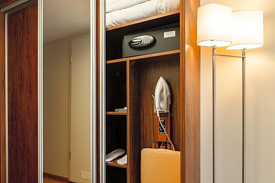 Avalon Hotel & Conferences