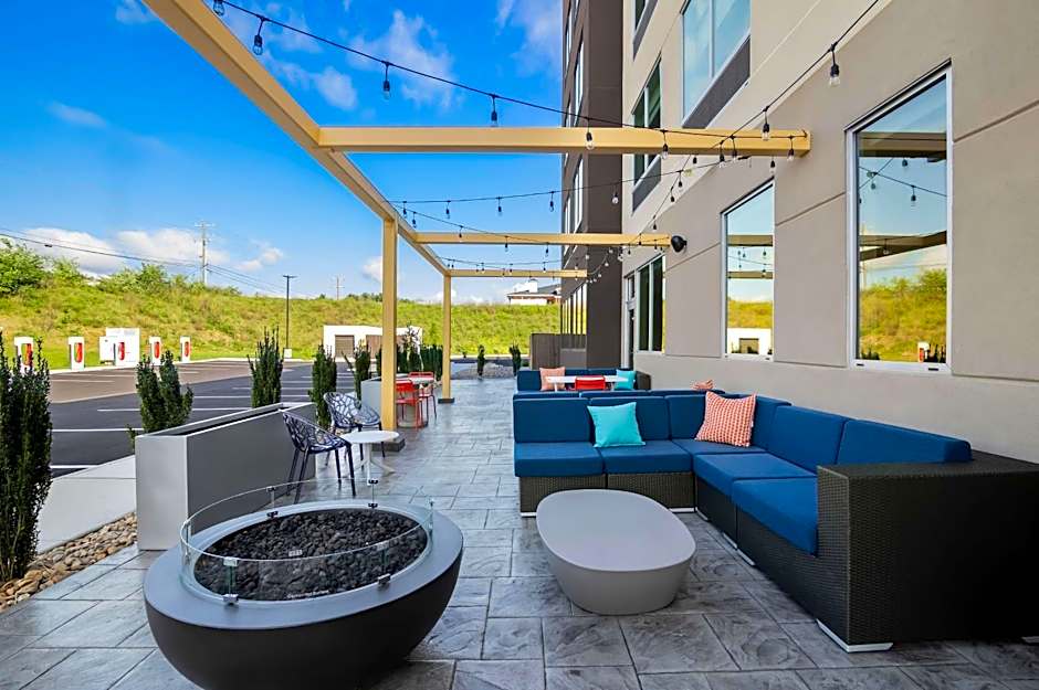 Tru by Hilton Lexington