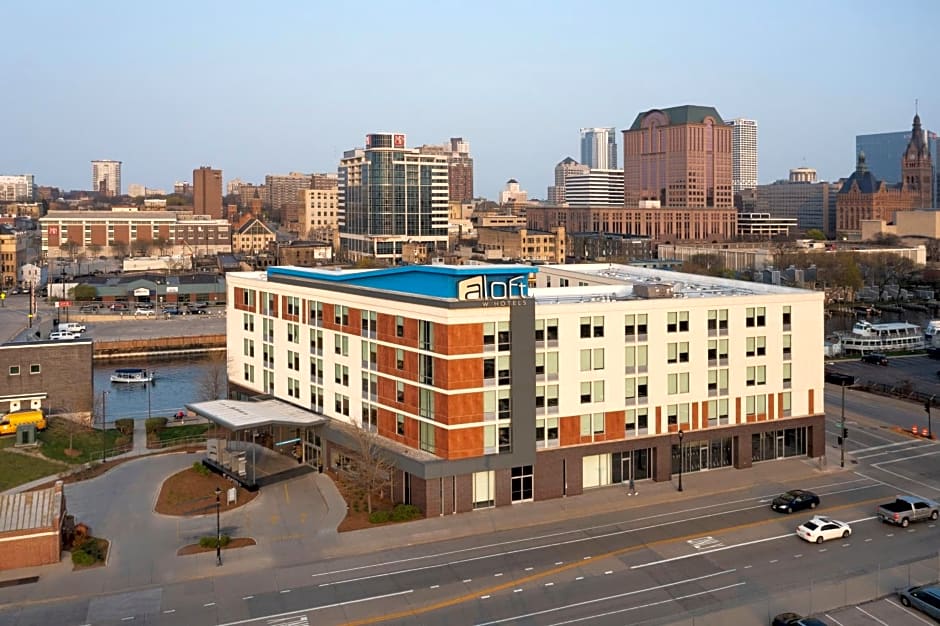 aloft Hotel Milwaukee Downtown