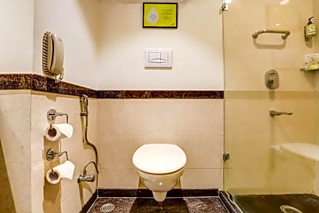 Deluxe Room with (20 % Discount On Laundry,20 % Discount On F&B services,Enjoy complimentary drinks and Room Upgrade, subject to availability)