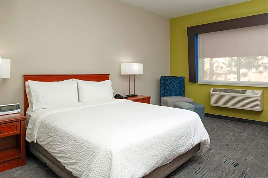 Holiday Inn Express Hotel & Suites Farmington By IHG