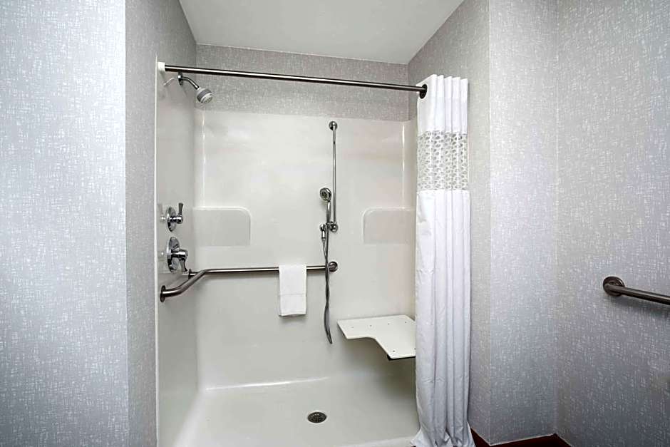 Hampton Inn By Hilton Bellevue