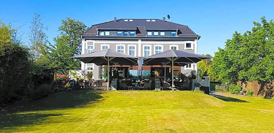 Photo 1 of 31 of Lounge-Hotel Seeterrassen