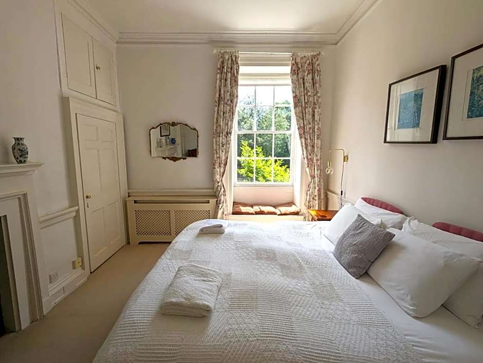 East Pallant Bed and Breakfast, Located in Large Georgian Townhouse in Central Chichester