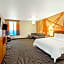 La Quinta Inn & Suites by Wyndham Waco Downtown - Baylor