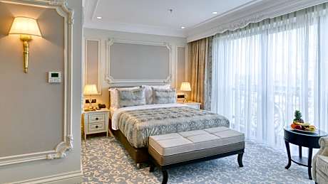 Deluxe Room with Sea View
