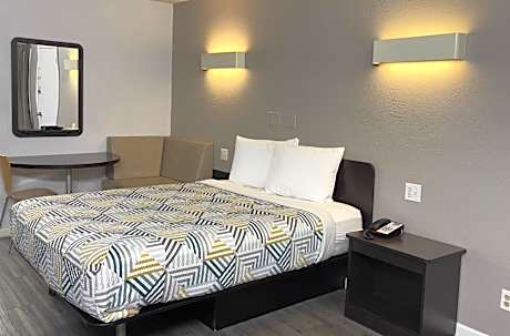 Queen Room - Smoking