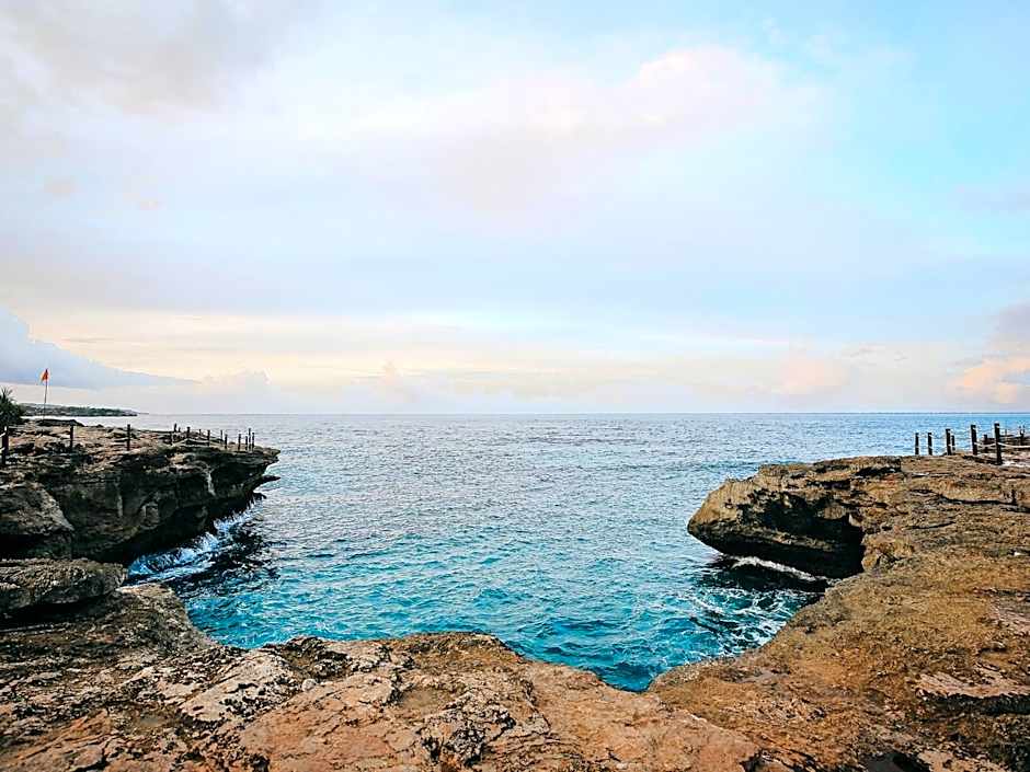 Bale Gede Lembongan