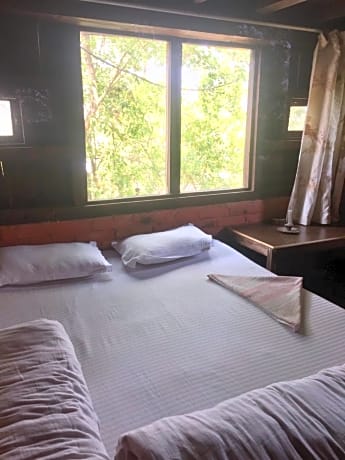 Bed in 6-Bed Mixed Dormitory Room