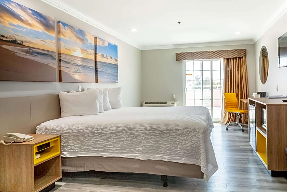 Days Inn by Wyndham Santa Monica
