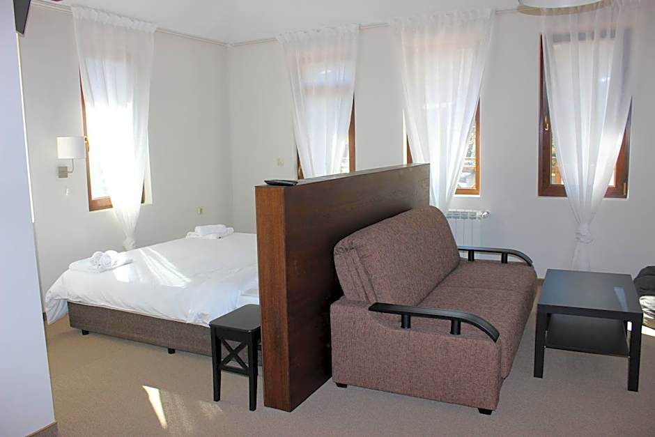 Trigrad Hotel