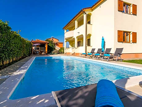 Villa Linden Tree