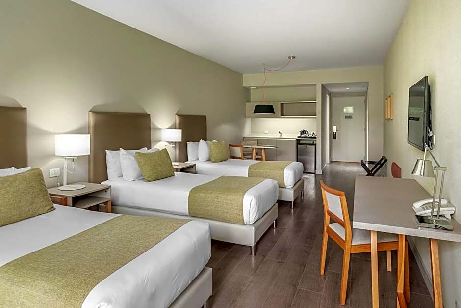 Dazzler by Wyndham Polo