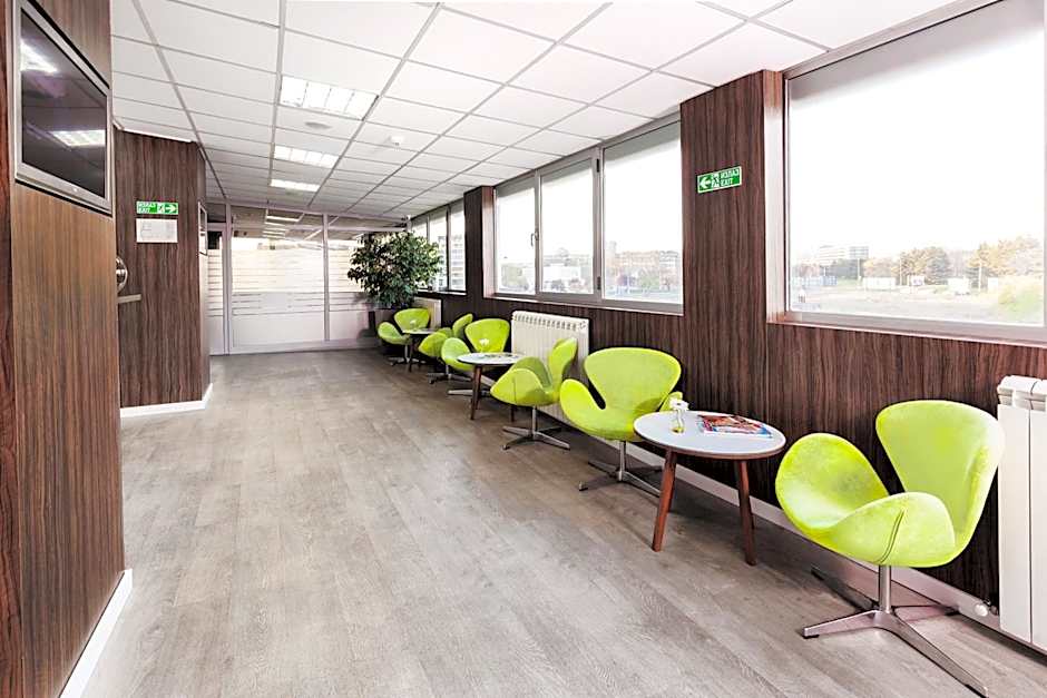 Adresa Suites