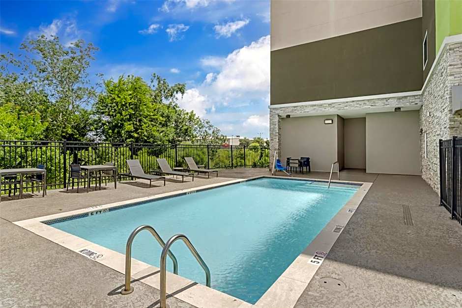 Best Western Plus Mid County