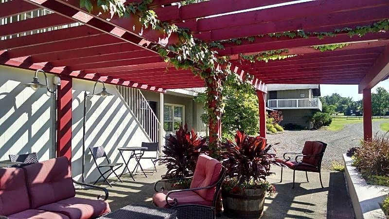 Vinehurst Inn And Suites