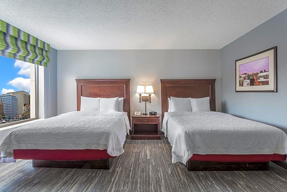 Hampton Inn & Suites Newark-Harrison-Riverwalk