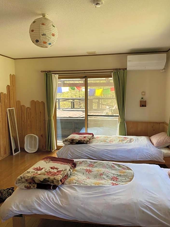 Azumino Backpackers 山の風