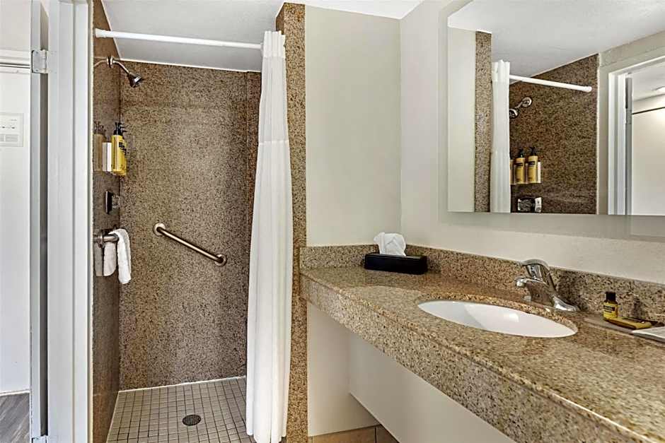 Best Western Plus Chesapeake Bay - Norfolk